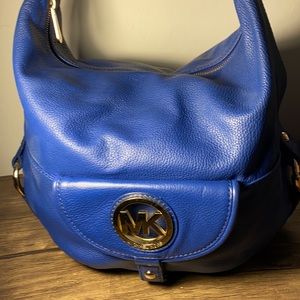 MK royal/combatting blue purse.